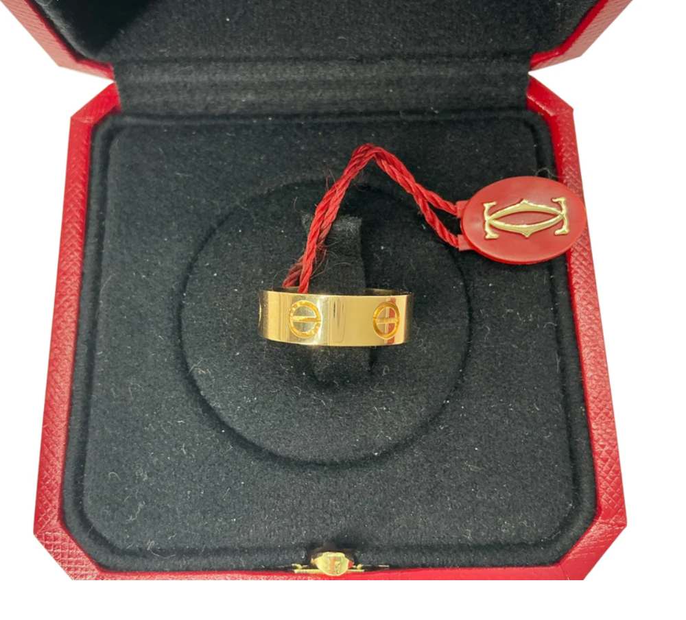Cartier LOVE Ring Classic Model in 18K yellow gold thumbnail 3